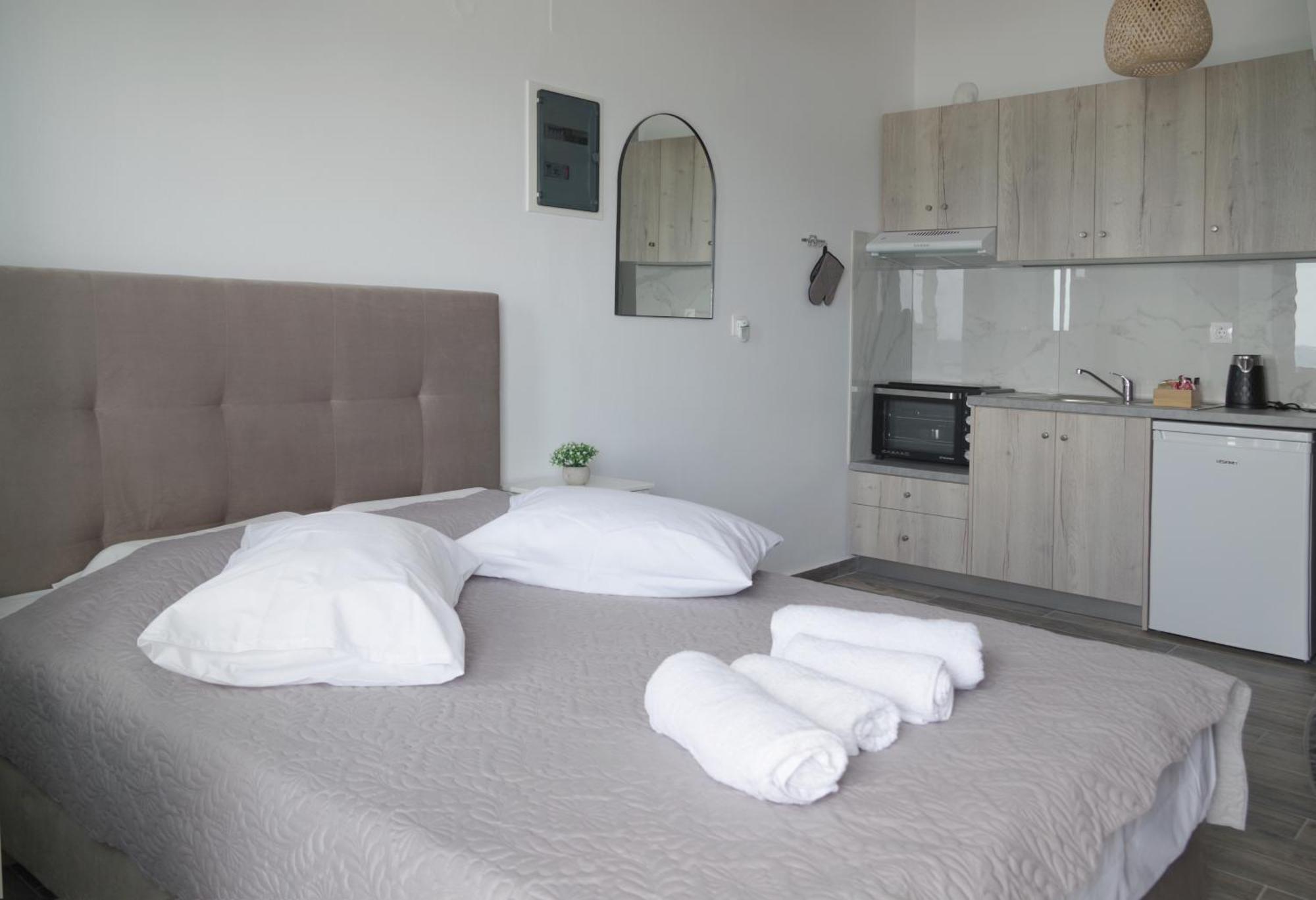 Soso's -vacations Next To The Psari Forada