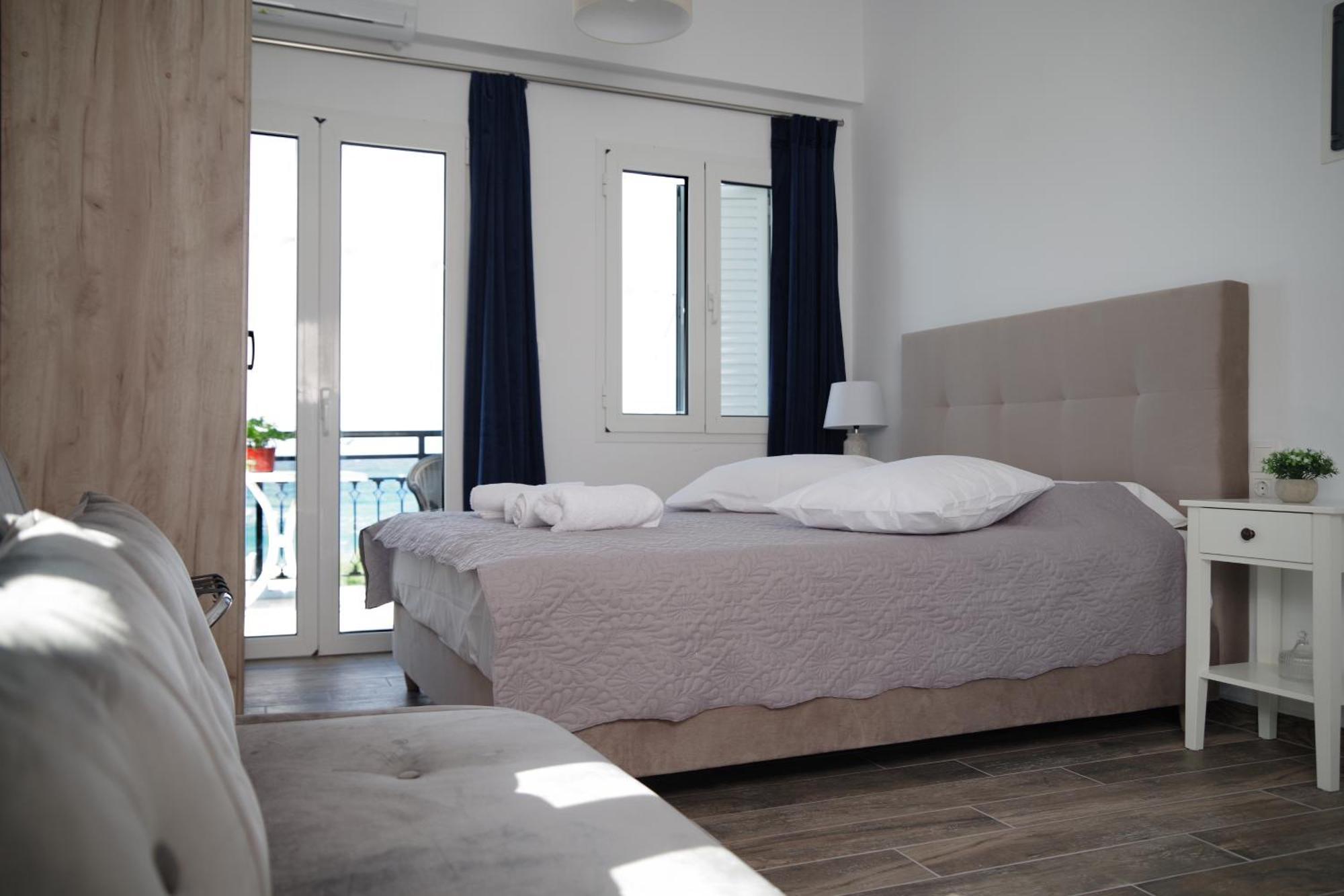 Soso's -vacations Next To The * Psari Forada
